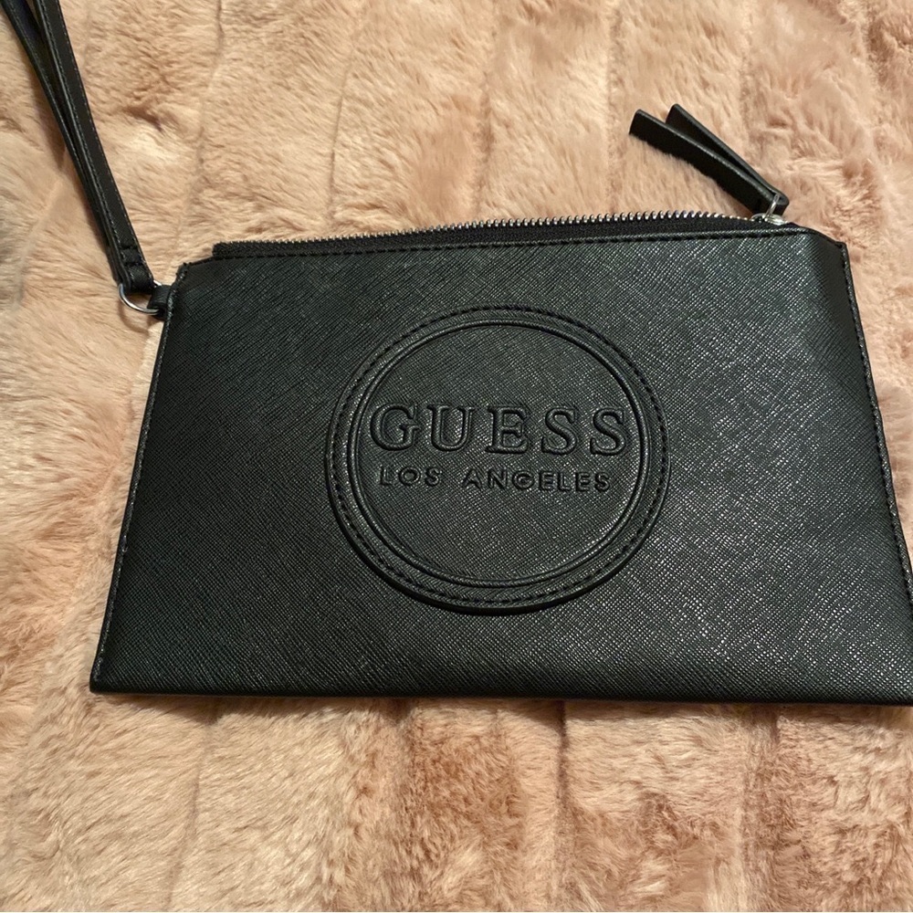 Guess los angeles black large wristlet